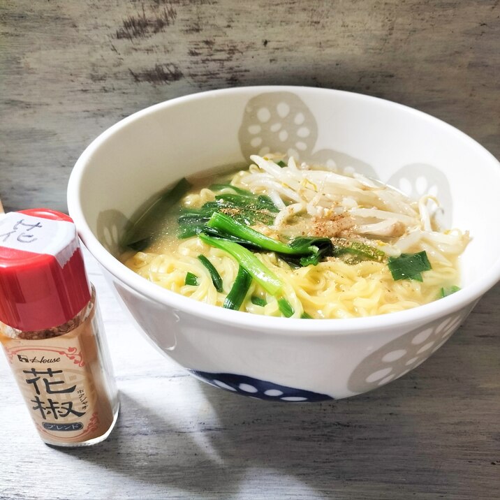 にらと花椒で中華風豚骨味噌ラーメン